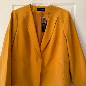 Women’s Plus Size Evan Picone gold suit blazer. Size 16W. NWT.